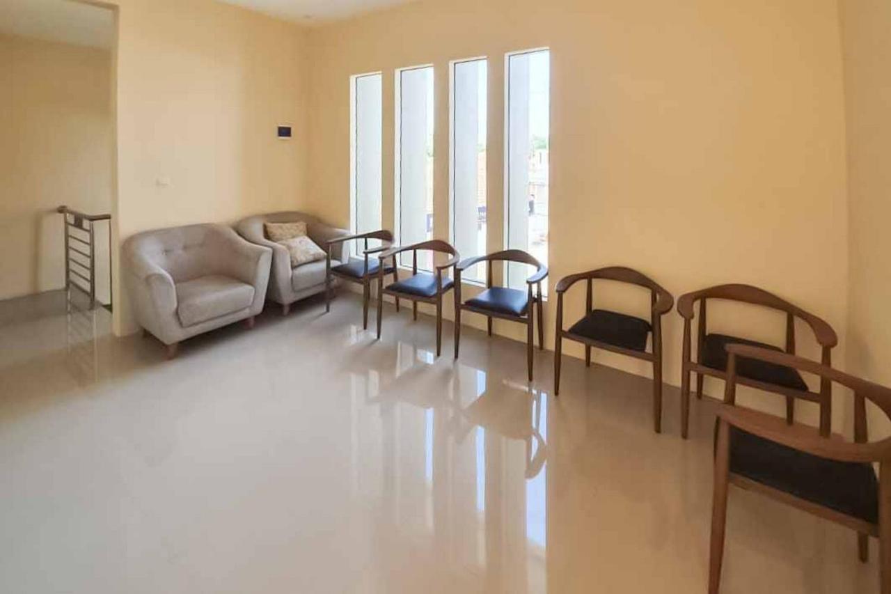 Jatiwangi Syariah Guest House Mitra Reddoorz Majalengka Exteriér fotografie